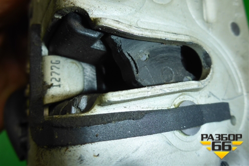 Замок двери задней левой (P04589425AC) для Dodge Avenger с 2007г