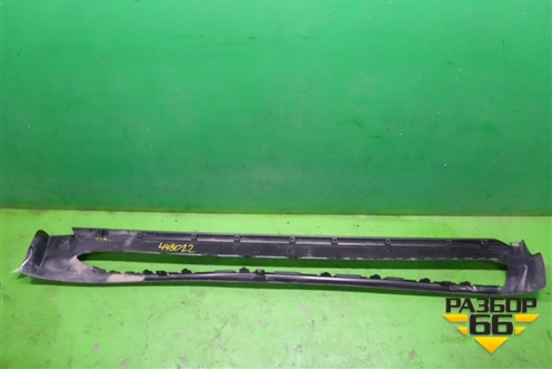 Накладка на порог наружная правая на подножку (5177360160) для Toyota Land Cruiser (200) с 2008г