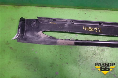 Накладка на порог наружная правая на подножку (5177360160) для Toyota Land Cruiser (200) с 2008г