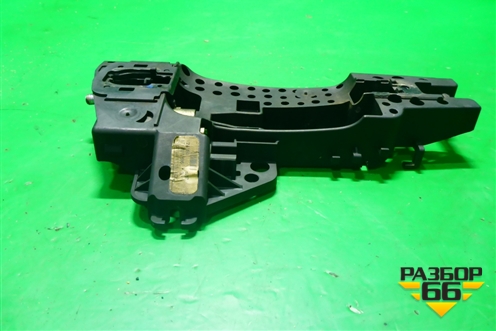 Кронштейн ручки наружной (передней правой) (8T0837886) для Audi A4 (В8) с 2007-2015г
