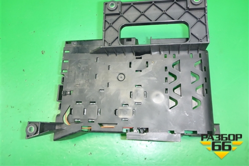 Блок предохранителей (7L0937548C) для Volkswagen Touareg c 2002-2010г