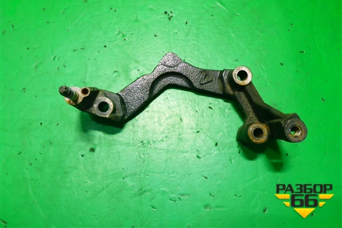 Кронштейн ролика натяжителя (правый 4.5л 1VD-FTV) (8712160100) для Toyota Land Cruiser (200) с 2008г