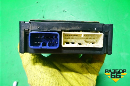 Блок электронный (8922660061) для Toyota Land Cruiser (200) с 2008г