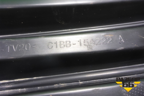 Решетка в передний бампер правая (после 2012г) (C1BB15A222A) для Ford Fiesta с 2008-2015г