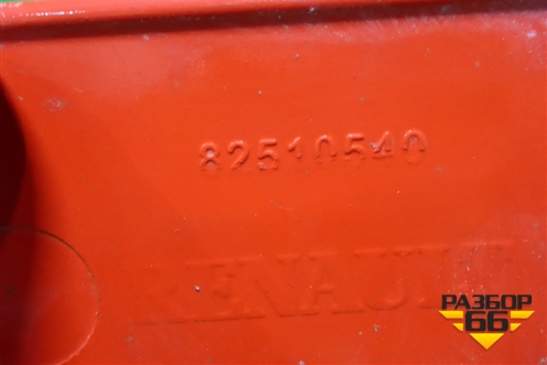 Накладка двери левой  (продолжение двери) (82510540) для Renault  TRUCK T-Series с 2013г