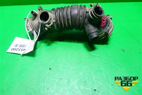 Патрубок воздушного фильтра (2.4л 2AZ-FE) (1788128250) для Toyota Camry V40 с 2006-2011г