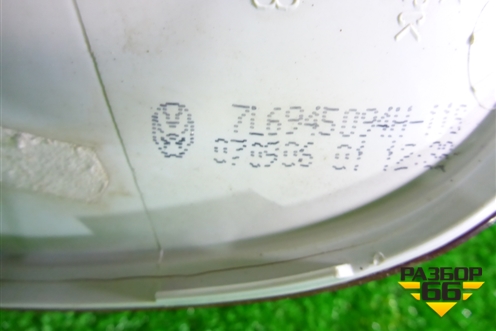 Фонарь задний внутренний правый (до 2006г) (7L6945094H) для Volkswagen Touareg c 2002-2010г
