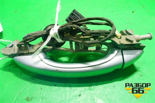 Ручка наружная двери задней левой (с кнопкой) (7L0839885A) для Volkswagen Touareg c 2002-2010г