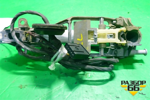 Ручка наружная двери задней левой (с кнопкой) (7L0839885A) для Volkswagen Touareg c 2002-2010г