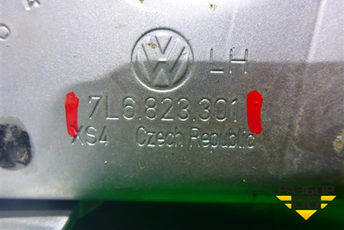 Петля капота левая (7L6823301) для Volkswagen Touareg c 2002-2010г