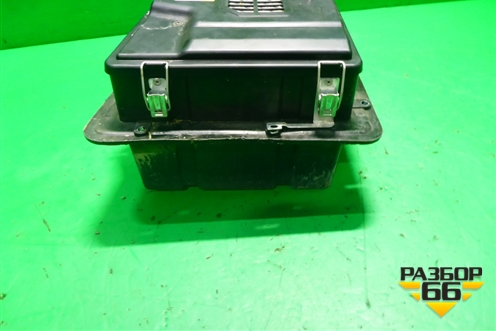 Ящик под аккумулятор (под сиденьем) (7L0864643B) для Volkswagen Touareg c 2002-2010г