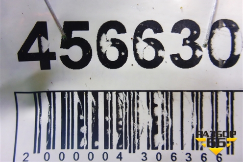 Накладка декоративная (на петлю двери багажника правая) (7L6867438F) для Volkswagen Touareg c 2002-2010г