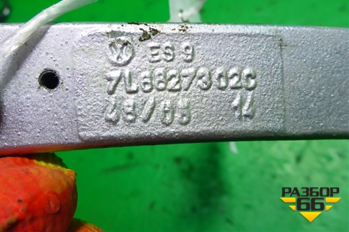 Петля двери багажника (правая) (7L6827302C) для Volkswagen Touareg c 2002-2010г