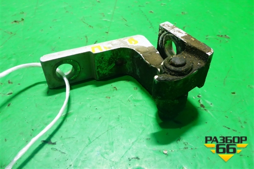 Петля двери передней левой верхняя (7L0831401A) для Volkswagen Touareg c 2002-2010г