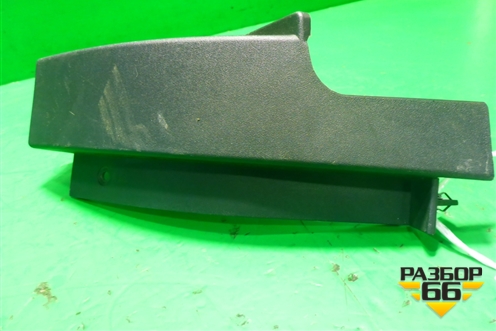 Накладка на торпедо (боковая правая) (2N11N044C61AA) для Ford Fusion с 2002г
