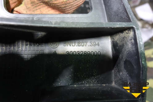 Кронштейн заднего бампера правый (5NU807394) для Volkswagen Tiguan с 2011-2016г