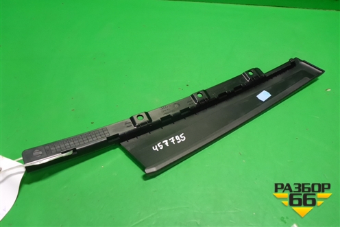 Накладка двери передней правой (новая) (8V5837902B) для Audi A3 (8V) с 2012-2020г