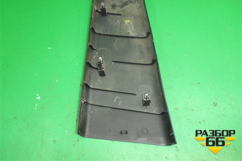 Обшивка стойки центральная нижняя правая (2N11N243W06AHW) для Ford Fusion с 2002г