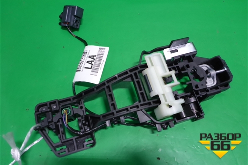 Кронштейн ручки наружной (передней правой новаый) (CV44A266B22AC) для Ford Kuga с 2012г