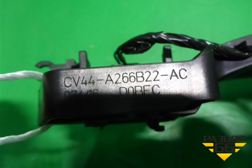 Кронштейн ручки наружной (передней правой новаый) (CV44A266B22AC) для Ford Kuga с 2012г