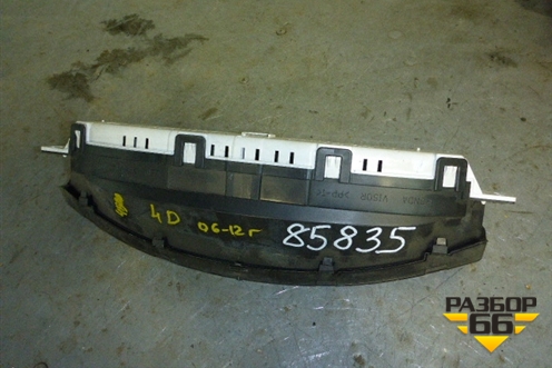 Щиток приборов АКПП (верхний) для Honda Civic 4D с 2006-2012г