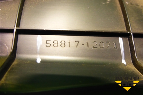 Накладка внутренняя (на консоль правая) (5881712071) для Toyota Corolla (E15) с 2006-2013г