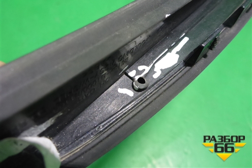 Молдинг лобового стекла правый (86132B1000) для Hyundai Genesis с 2013-2016г