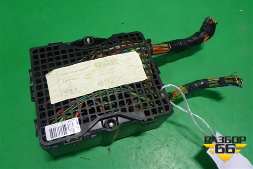 Блок предохранителей салонный (6N1T14401AGF) для Ford Fusion с 2002г