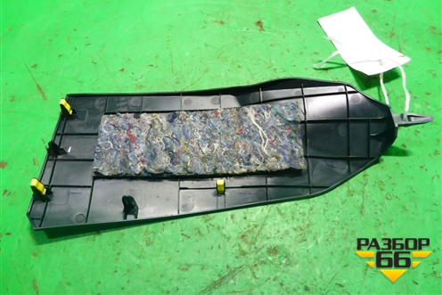 Накладка внутренняя (консоли правая) (5881702190) для Toyota Corolla (E18) с 2012-2019г