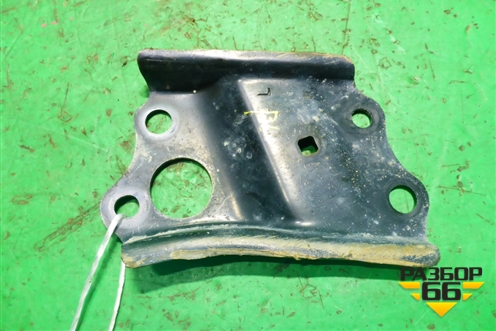 Кронштейн подрамника левый (передний) (5225602010) для Toyota Corolla (E15) с 2006-2013г