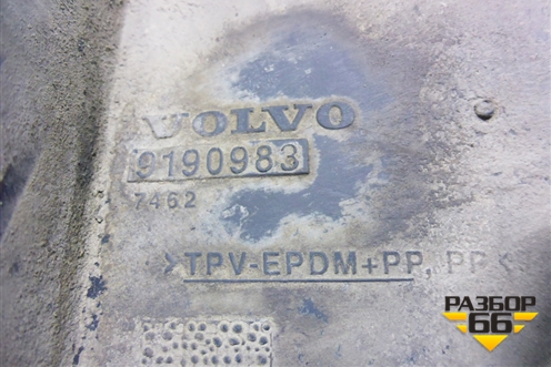Дефлектор радиатора центральный (9190983) для Volvo XC70 с 2000-2006г
