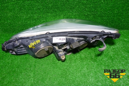Фара правая (галоген) (9822226980) для Peugeot 308 с 2014г