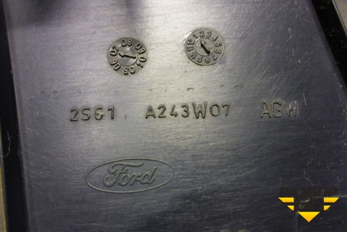 Обшивка стойки центральная нижняя левая (2S61A243W07AGW) для Ford Fiesta с 2001-2008г
