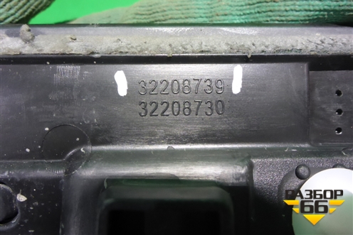 Накладка двери передней правой (32208739) для Volvo XC60 с 2017г