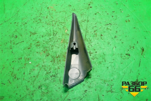 Накладка двери передней левой уголок (MR951579) для Mitsubishi Colt с 2004г