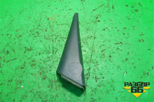 Накладка двери передней левой уголок (MR951579) для Mitsubishi Colt с 2004г
