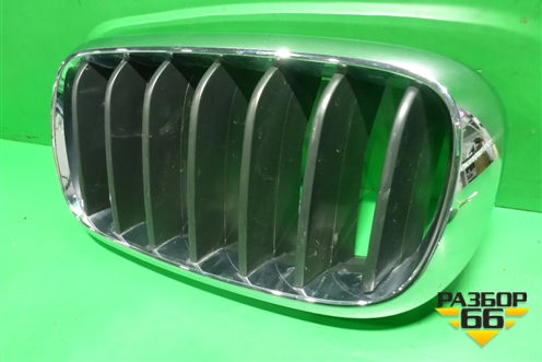 Решетка радиатора левая (7316075) для BMW X5 F15 с 2013г