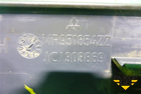 Накладка порога внутренняя заднего правого (MR951654ZZ) для Mitsubishi Colt с 2004г