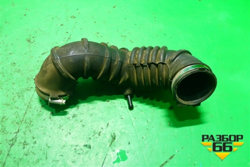 Патрубок воздушного фильтра (1.5л 135950) (MN135109) для Mitsubishi Colt с 2004г