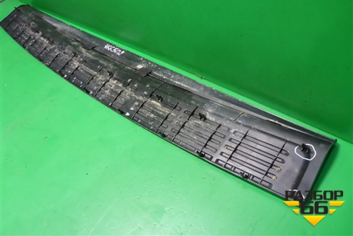 Накладка заднего бампера (до 2012г) (5216260040) для Toyota Land Cruiser (200) с 2008г