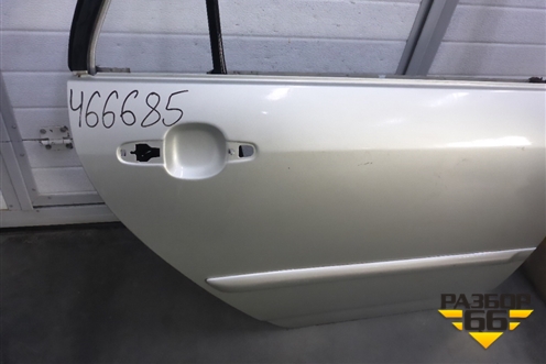 Дверь задняя правая (хэтчбек косое крепление замка) (6700313330) для Toyota Corolla (E12) с 2001-2007г