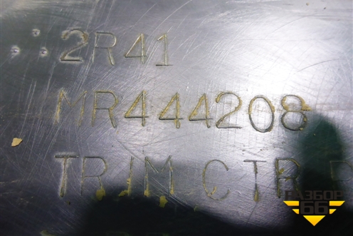 Обшивка стойки центральная нижняя правая (MR444208) для Mitsubishi Lancer-9  с 2003-2008г