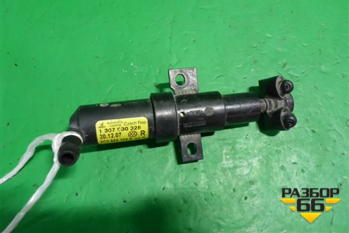 Форсунка омывателя фары правая (3C0955104A) для Volkswagen Passat (B6) с 2005-2010г