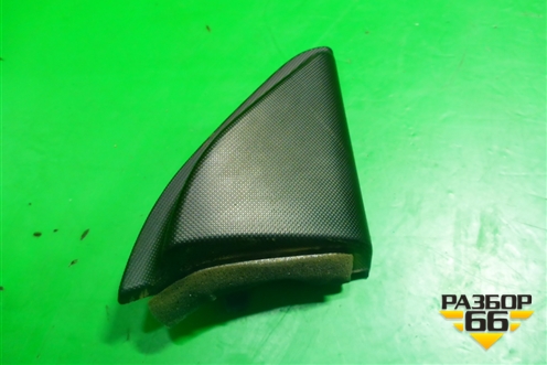 Накладка двери передней правой уголок (6749112460) для Toyota Corolla (E12) с 2001-2007г