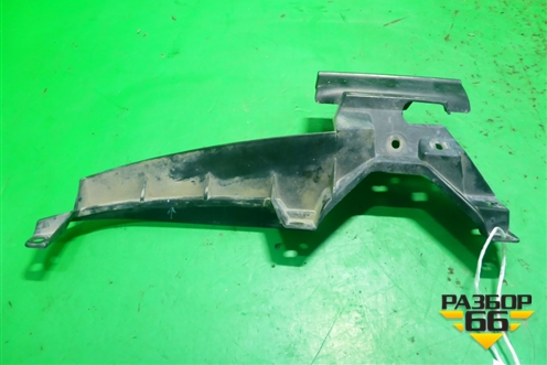 Кронштейн переднего бампера центральный (6400B155) для Peugeot 4007 с 2008г