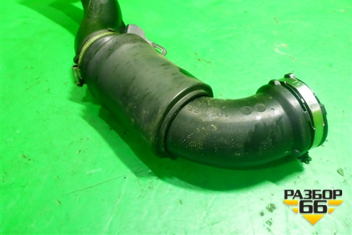 Патрубок интеркулера пластиковый (3.0л 306DT) (AH229F876BB) для Land Rover Range Rover Sport с 2005-2012г