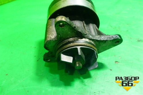 Насос водяной помпа (3.0л 306DT) для Land Rover Range Rover Sport с 2005-2012г