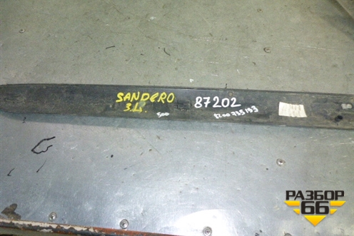 Накладка двери задней левой (8200735133) для Renault Sandero с 2009-2014г