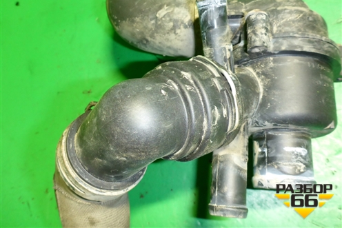 Корпус термостата (3.0л 306DT) (AH228K515AA) для Land Rover Range Rover Sport с 2005-2012г