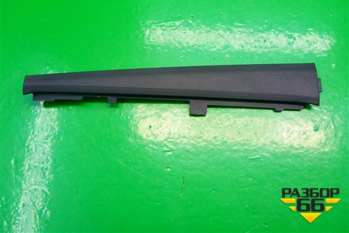 Накладка на торпедо (вертикальная правая) (5C6868238) для Volkswagen Jetta с 2010-2019г